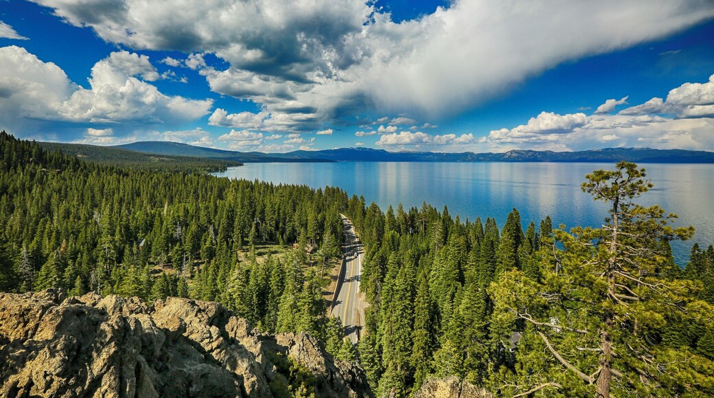 A short 10-minute walk to an amazing view. I even took the kids one day. Even lots of other people can't ruin the view. Worth it!