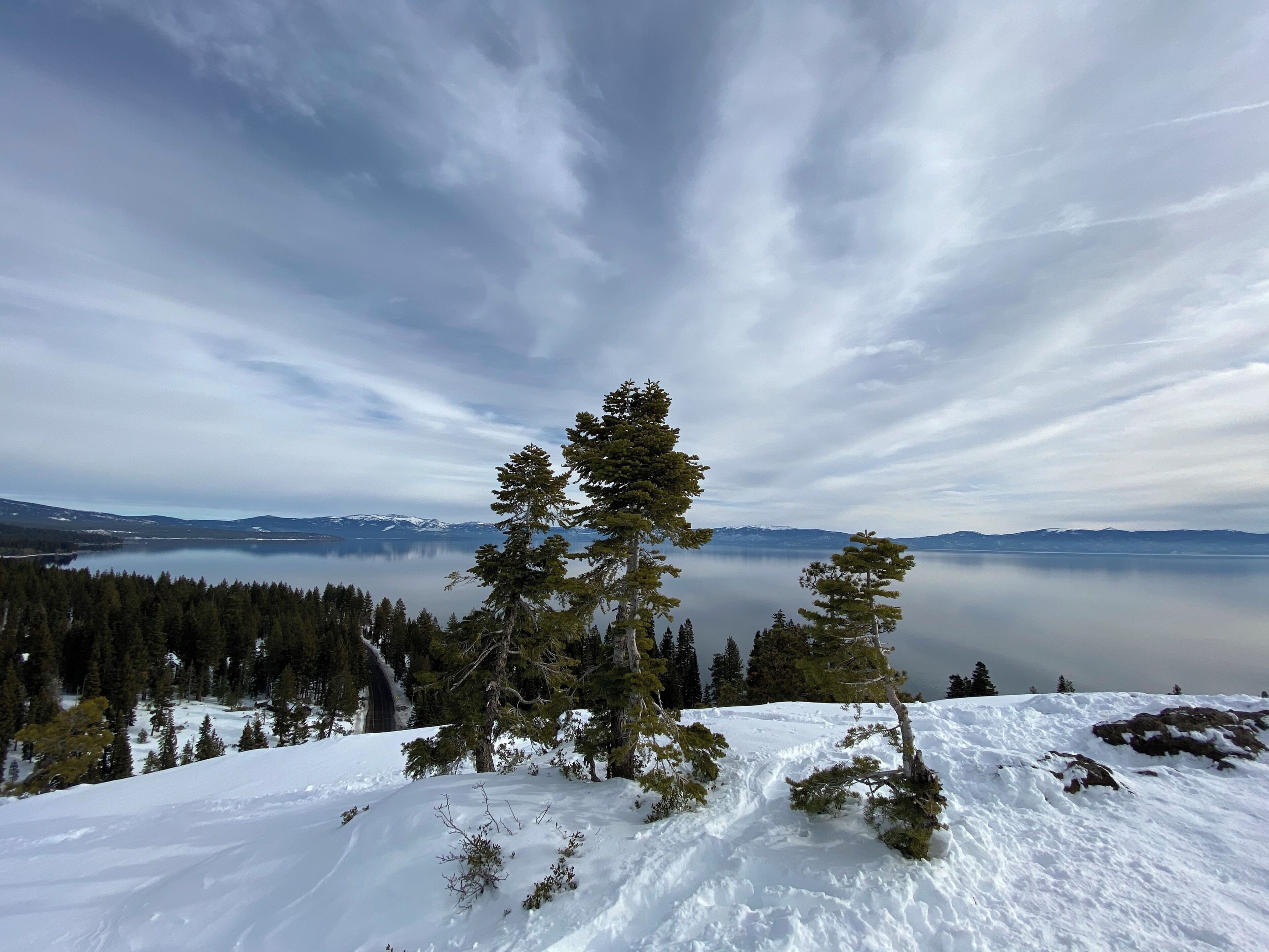Short and easy snowshoe trip up to the top for a beautiful view of #LakeTahoe #California #nature #snow #lake