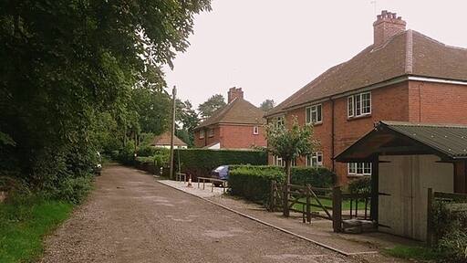 Houses on Crabtree Lane These are the few houses at the southern end of Crabtree Lane, a byway to Hermitage.