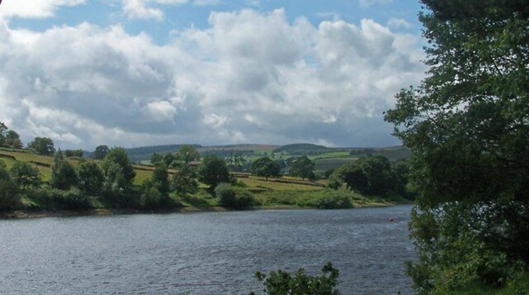 From Damflask to Ughill, near Low Bradfield Ughill Heights is in the background ... Damflask Reservoir in the foreground.