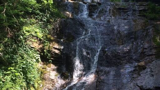 Easy hike and awesome place to visit.