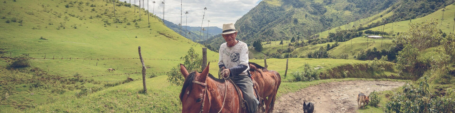 G2XDC1 Local farmer in the Cocora Valley near Salento, Colombia