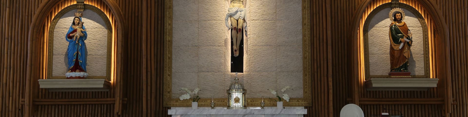 Altar in der Kirche von Padre Pio in Santo Tomas, Provinz Batangas, Philippinen
