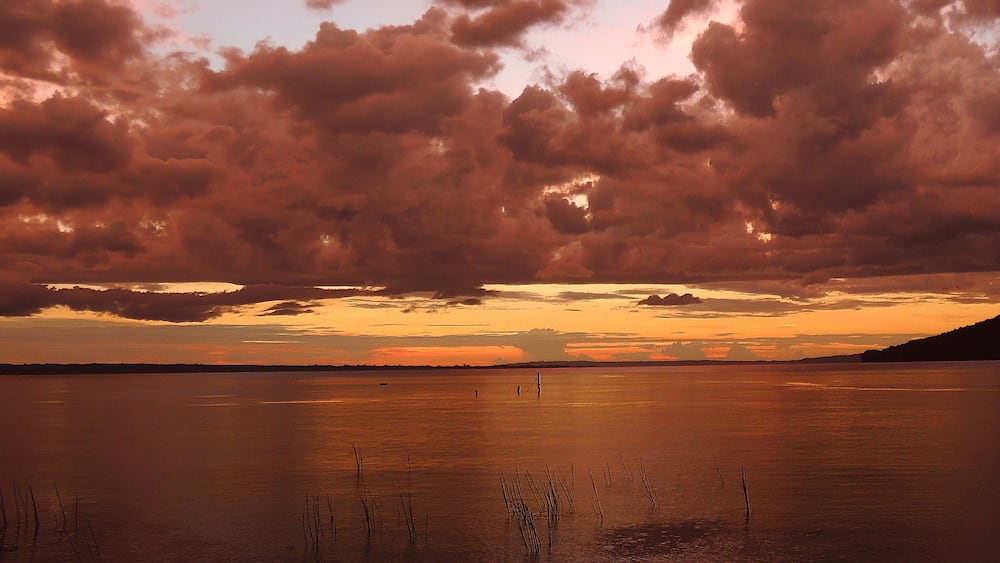 Sunset between rainy bouts over Lake Peten. I'd camp here again ;)
#adventure
#guatemala #overlanding #panamerican #sunset