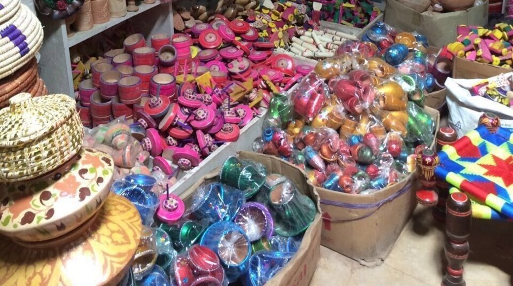 Amazing handicrafts at a local shop nearby the of monument bhitshah