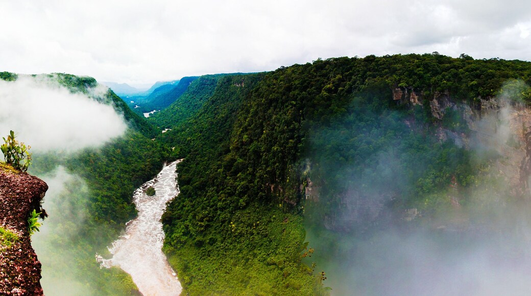 Kaieteur waterfall, one of the tallest falls in the world at potaro river Guyana