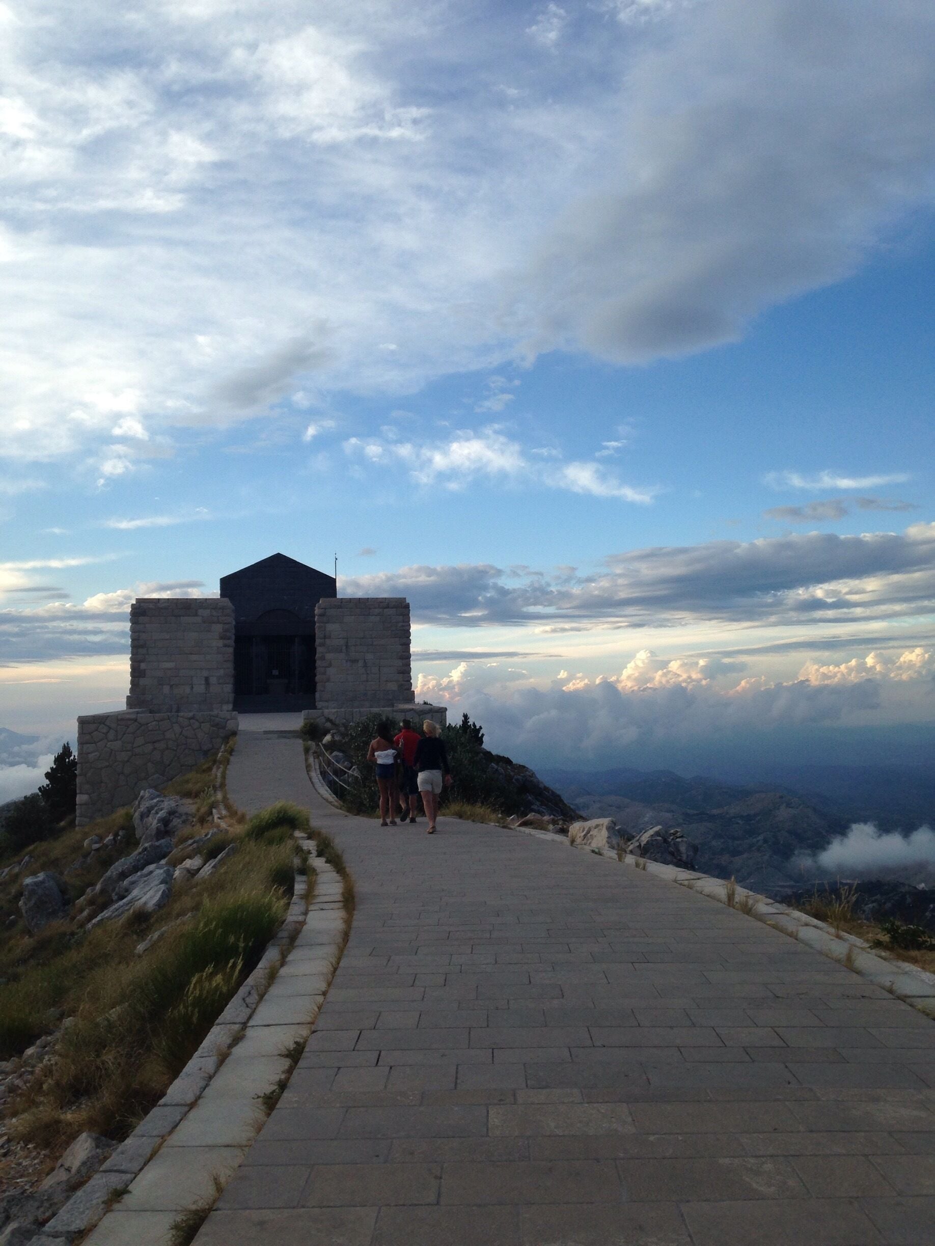 Everything about this place is perfect, every single one of you travelers out there need to see this its amaizing; beautifull nature, the most amaizing view you are baisicly in heaven.
My favorite place I visited💙💙☁️☁️☁️