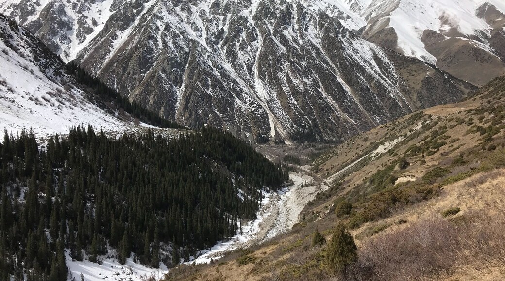 The Ala Archa national park is an easy and popular trip to make from Bishkek. A short ride by taxi out of the city and before you know you’ll find yourself surrounded by beautiful mountains and nature.