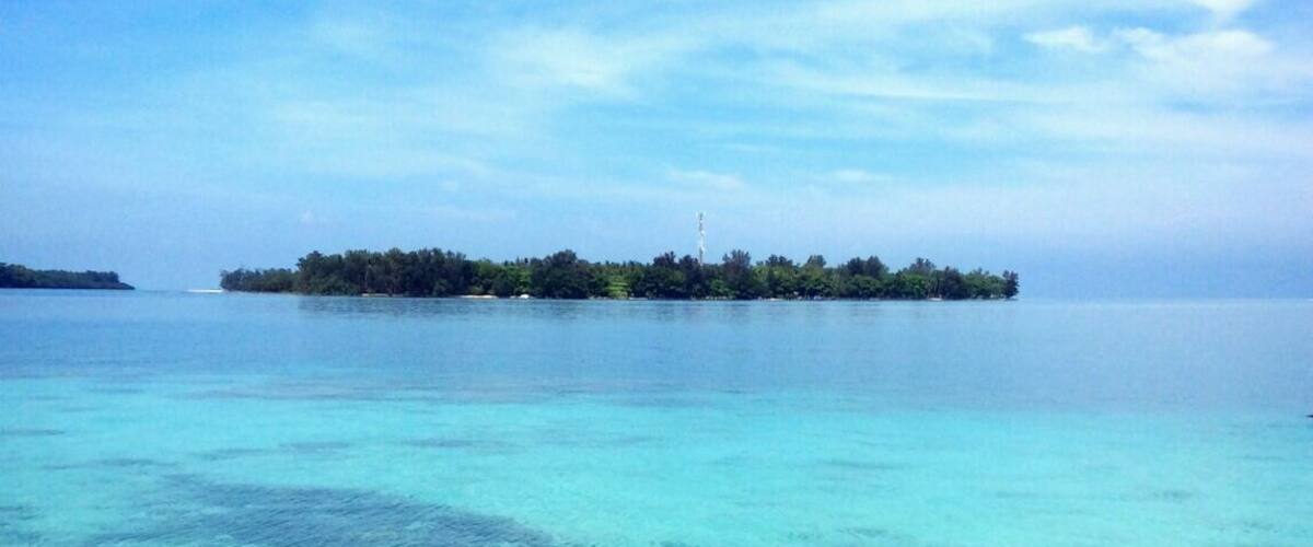 The best part is the bedroom/hut is right above the water 😍
#WeekendGetaway