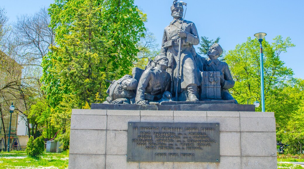 statue commemorating heroes of bulgarian revolution in plovdiv.
