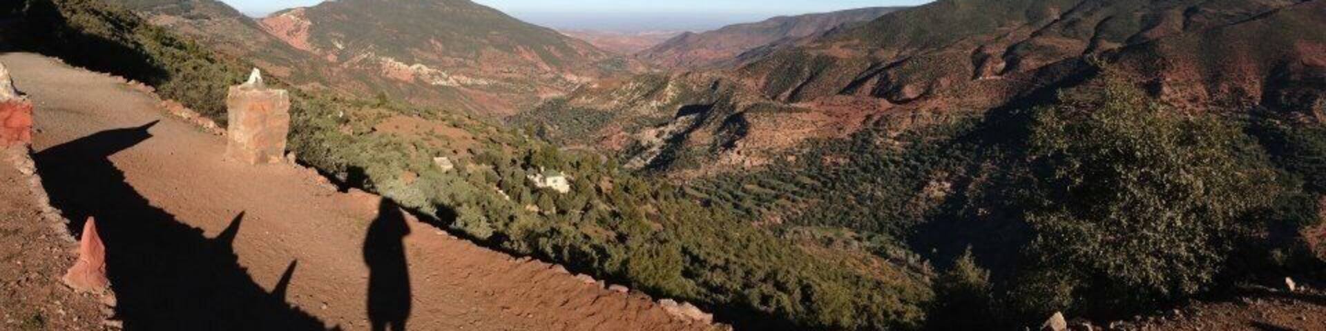 One of the best experiences: crossing the Atlas, from Marrakech to the desert, through villages incommunicado, in which even people find it unusual to see tourists: culture, rural tourism, nature , mountaineering, cruise ... #LifeAtExpedia