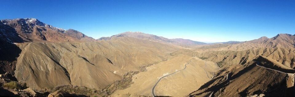 One of the best experiences: crossing the Atlas, from Marrakech to the desert, through villages incommunicado, in which even people find it unusual to see tourists: culture, rural tourism, nature , mountaineering, cruise ... #LifeAtExpedia