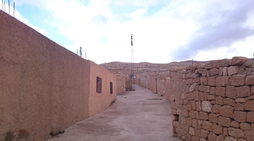 This Village in Djellal, Chechar was abandoned by its own people because the lake of water 💧