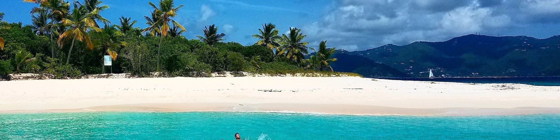 Beautiful little gem in the BVI
#beachtips #beach #island #travel #sun #perfectday #turquoise #ocean #caribbean #traveler #paradise