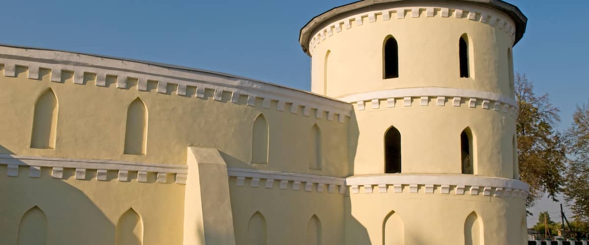 Round yard _ part of Galitzine palace, Trostyanets