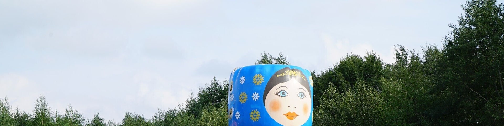 Just about the only thing I could find to take a picture of in Belarus. Bales of hay nicely wrapped.