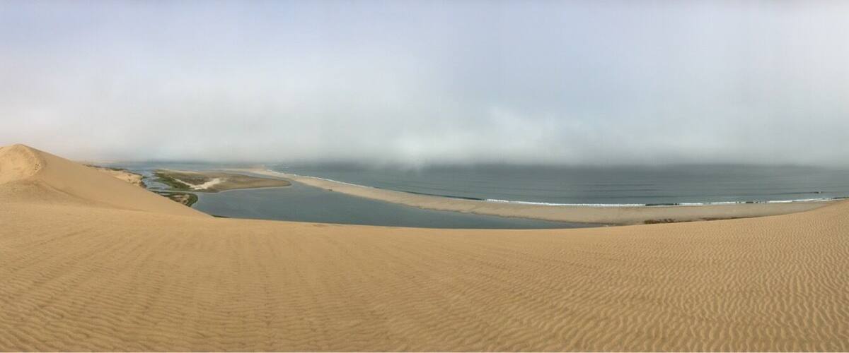 4x4 in the dunes... too bad it was foggy! Great place!