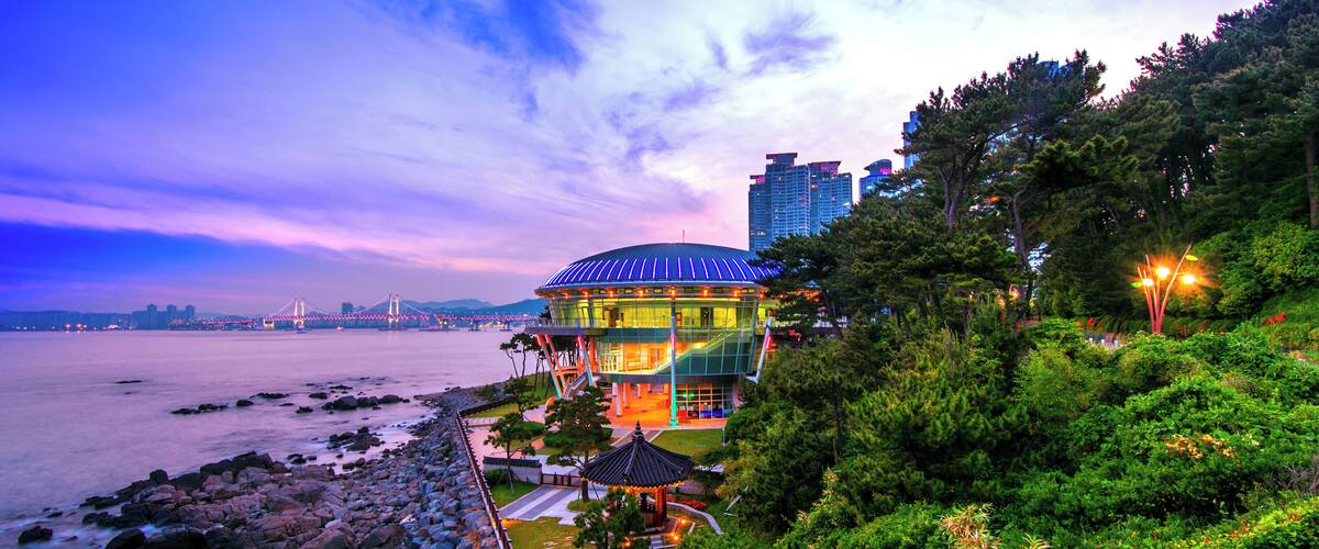Caption---- Dongbaek Island with Nurimaru APEC House and Gwangan bridge