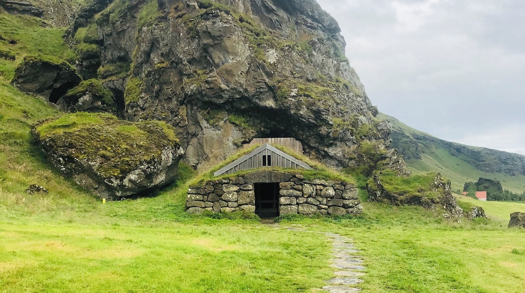 A cave home #Lifeatexpedia