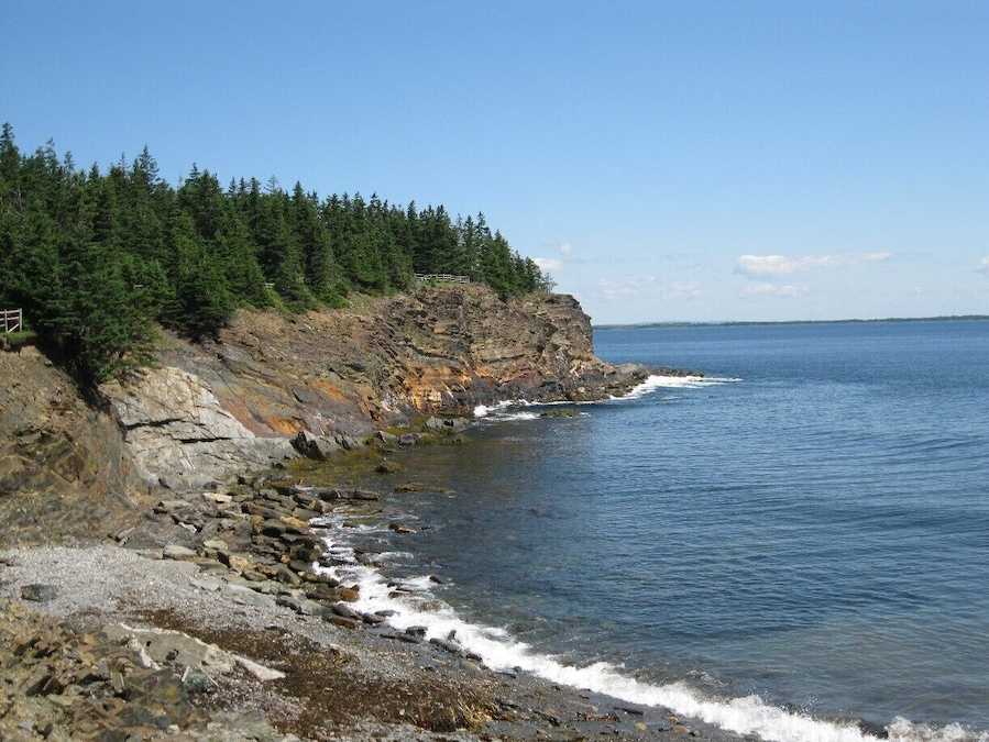 Another typical view from the main visitor's center at Ovens Park.