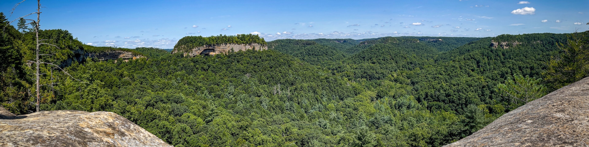 A view of rock formations such as Chimney Rock in Red River gorge area in Kentucky