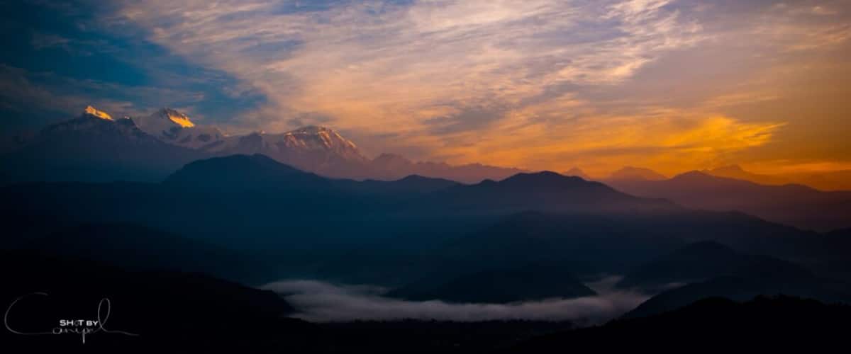 Waking up with an incredible view! Viewpoint Sarangkot (close to pokhara) is amazing! #goldenhour