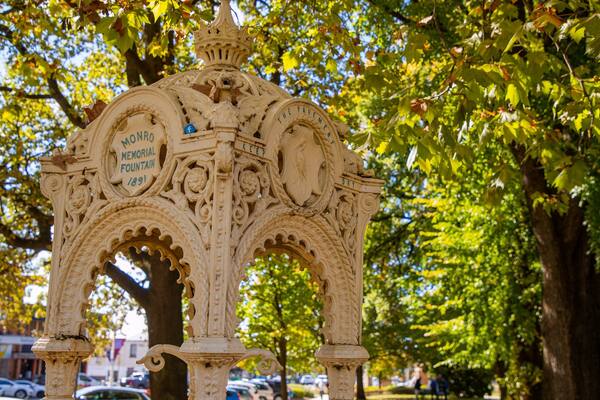 Machattie Park which includes heritage elements