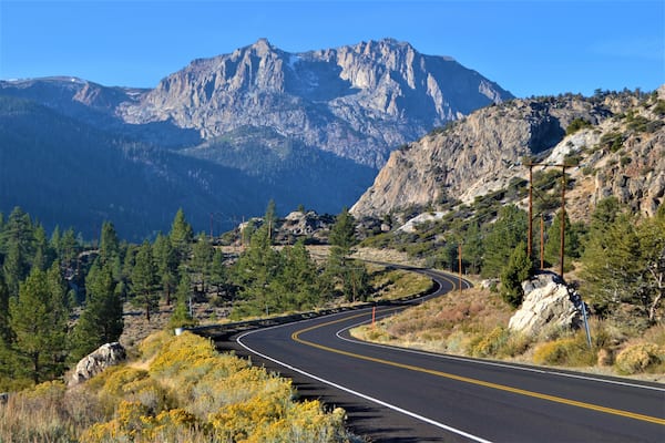 Mammoth Lakes is a town in California's Sierra Nevada mountains. It's known for the Mammoth Mountain and June Mountain ski areas and nearby trails.