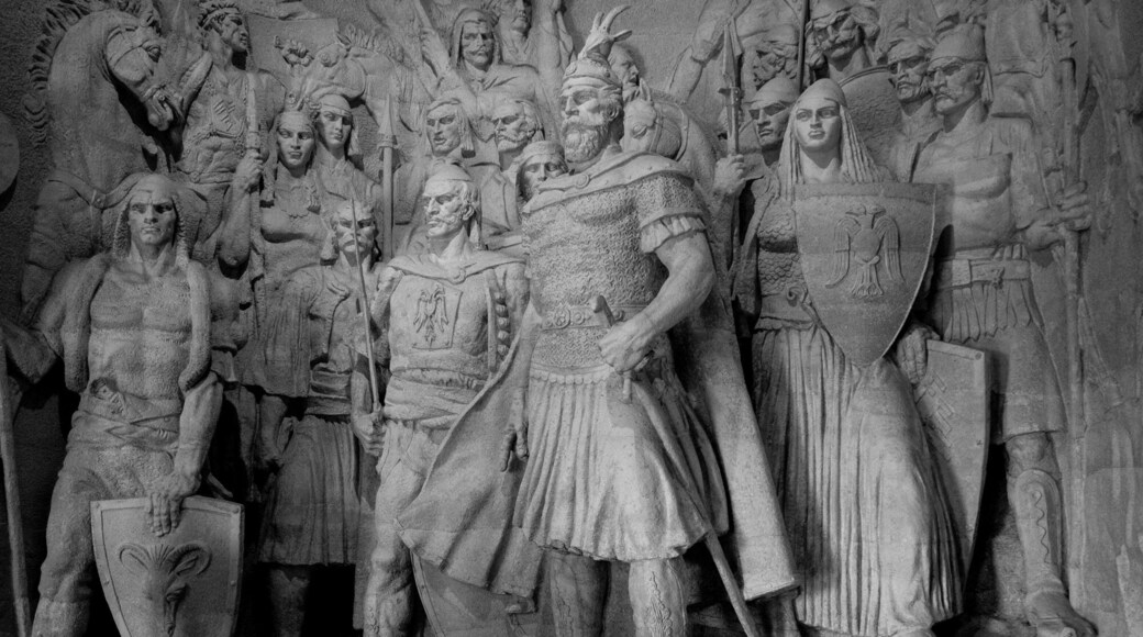 The Krujë Castle was the fortress that helped George Kastrioti Skanderbeg defend Albania from the Ottoman troops that attacked it three times, in 1450, 1466 and 1467, but failed each time.
Not only did Skanderberg stop the Ottomans from taking control of Albania, but maybe stopped them from controlling all of Europe.
The castle museum is one of the better we have visited. Definitely worth the visit and the shopping streets below the castle are a treat to walk through.