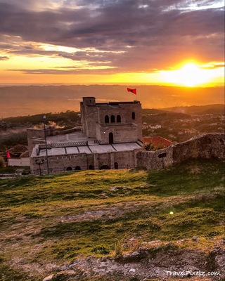 We spent the last evening of our Albanian road trip adventure in the city of Kruje. Not only were we super lucky with the accommodation (make sure to check out Panorama Hotel - awesome value for money) but we were also rewarded with epic sunset. If you climb up to the old tower, the views are breathtaking.
#albania #kruje #skanderberg #sunset #architecture #goldenhour