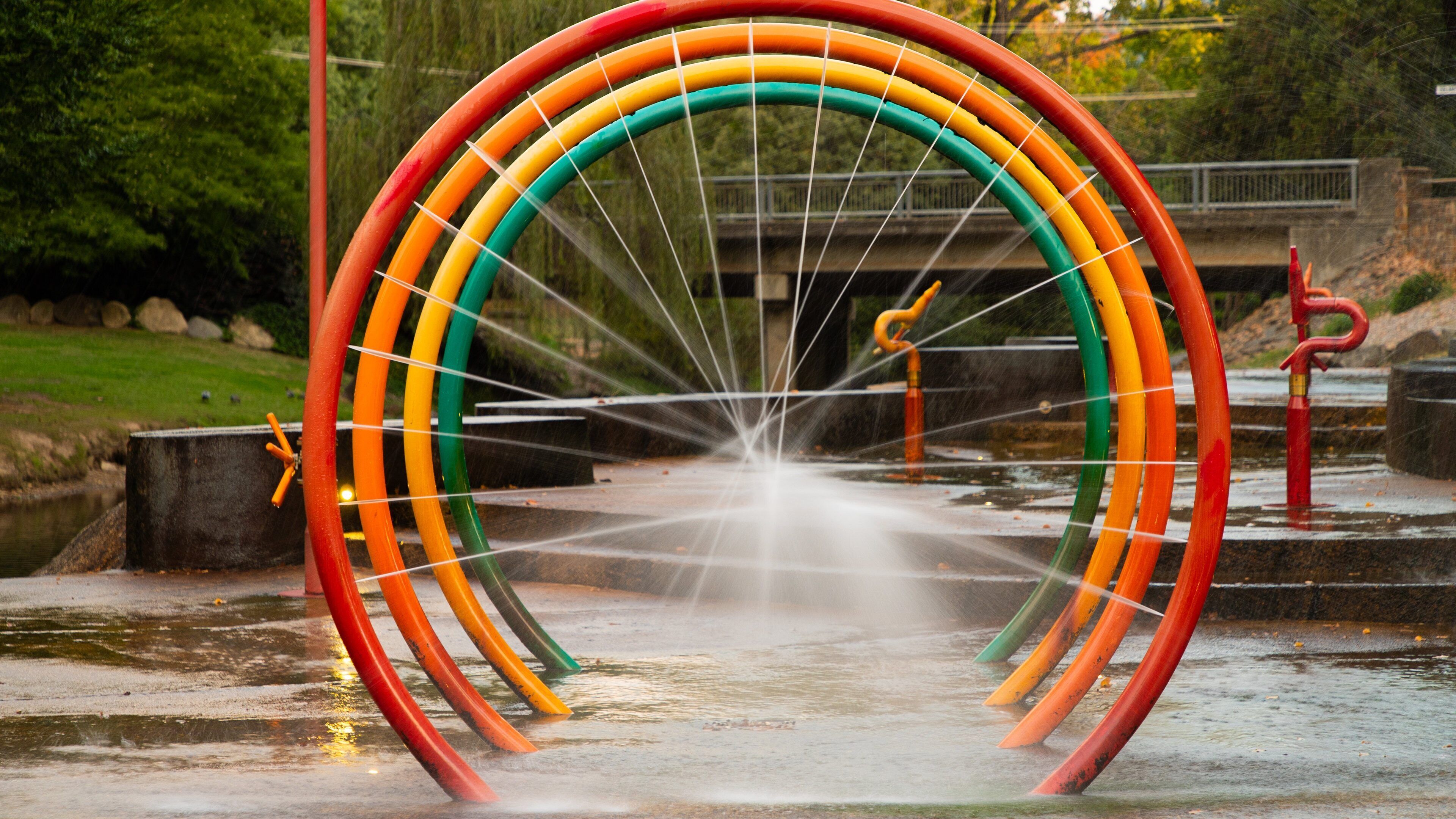 Bright Splash Park which includes a fountain