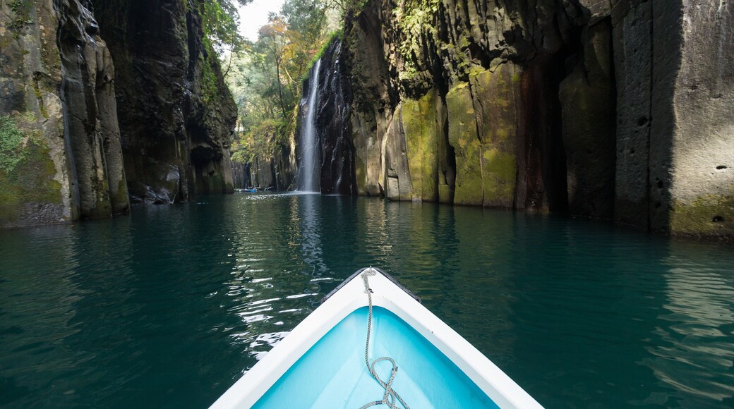 Small boat in Takachiho gorge