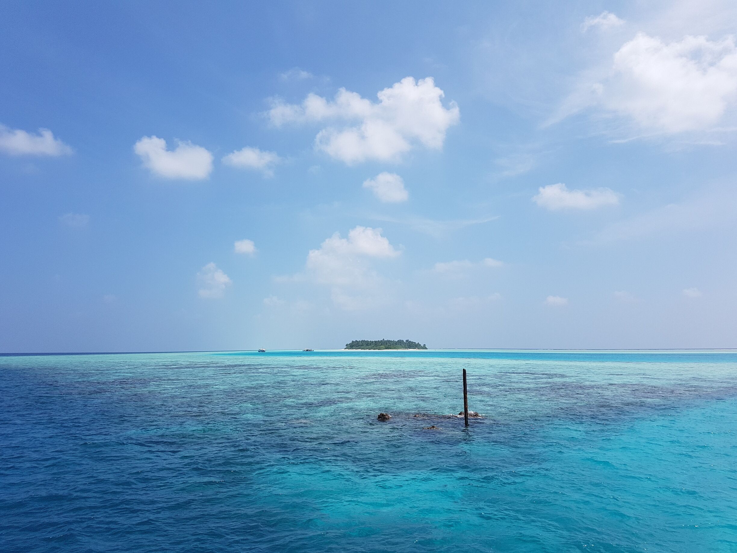 The Maldives is best explored by boat. From Male it took 4 days of sailing to reach this unreal paradise. 

#maldives #lifeatexpedia #colors #blue #50shadesofblue 