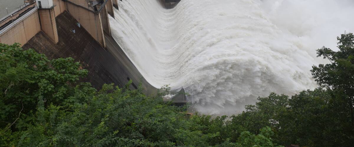 The Srisailam Dam is constructed Krishna River on the border of Mahabubnagar District, Telangana & Kurnool District, Andhra Pradesh near Srisailam temple town & is the 2nd largest capacity working