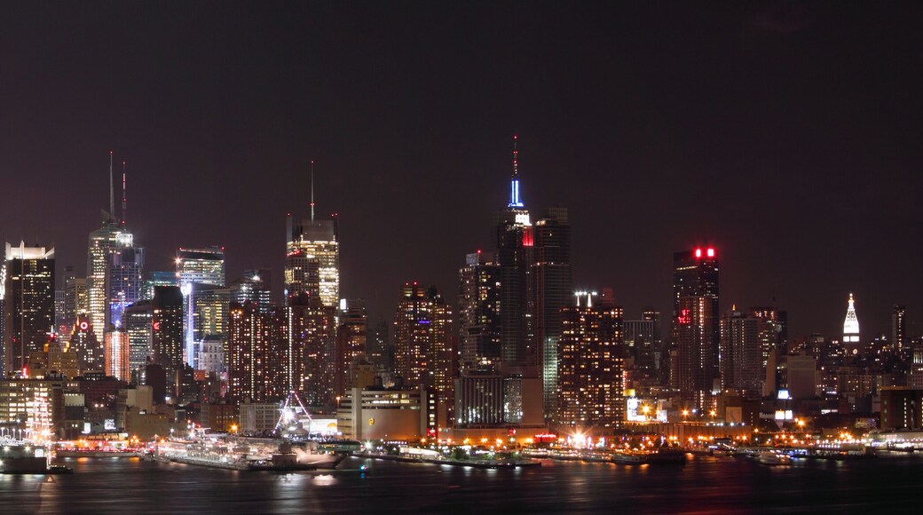 New York - Night skyline