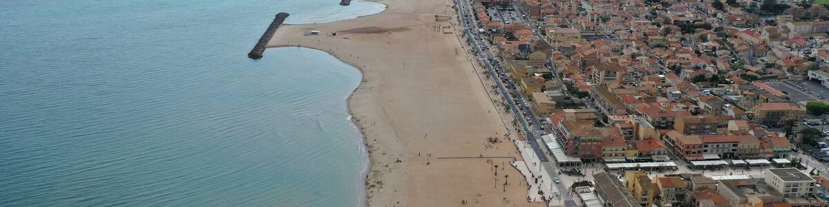 survol des plages de Valras plage sur la côte héraultaise dans le sud de la France en Occitanie