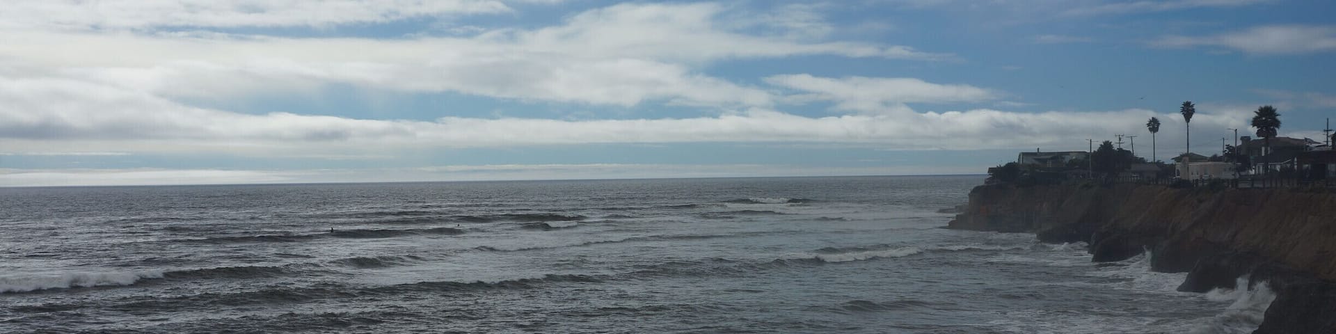 Nice place to have coffee and watch the waves. Great surf spot. NO bathrooms! #beach #ocean #surf #shops #view