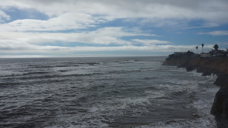 Nice place to have coffee and watch the waves. Great surf spot. NO bathrooms! #beach #ocean #surf #shops #view