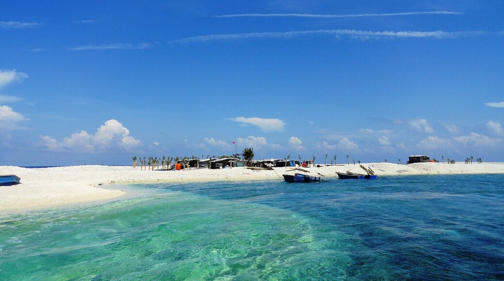 Beautiful #Paracel Islands.
美丽的西沙群岛.
https://twitter.com/Beautifulgx