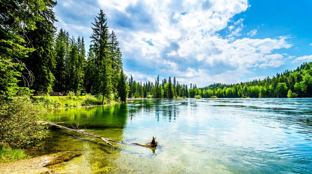 Clearwater Lake in Wells Gray Provincial Park, British Columbia, Canada . The lake is high up in the Cariboo Mountains and feeds the Clearwater River and then the Thompson River