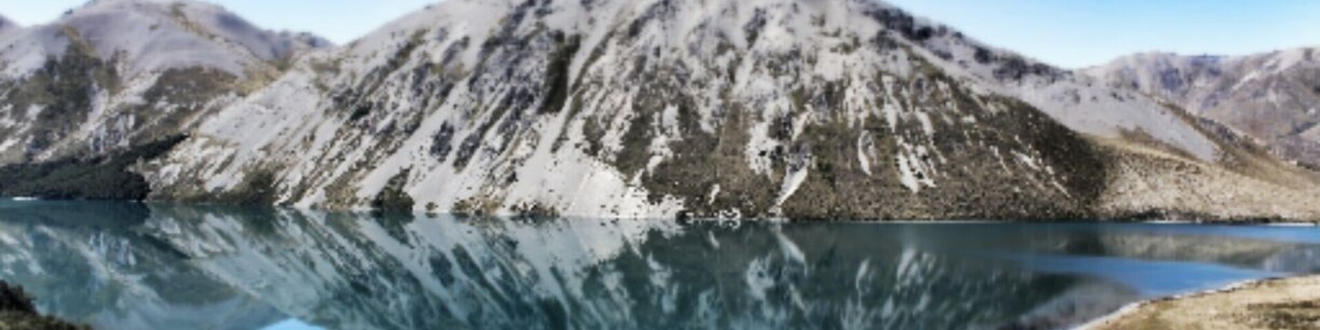 A beautiful lake in the north Canterbury high country. A side trip off the Molesworth road. Toilets and a picnic shelter beside the lake. Stunning!