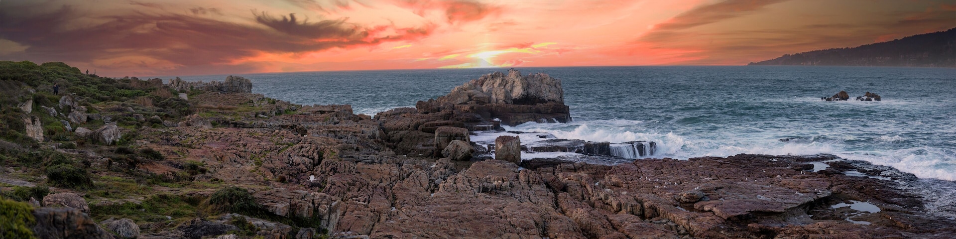Balcony to the Atlantic Ocean in Hermanus, a city in South Africa, and one of the southernmost cities in Africa where you can watch whales from the boardwalk.