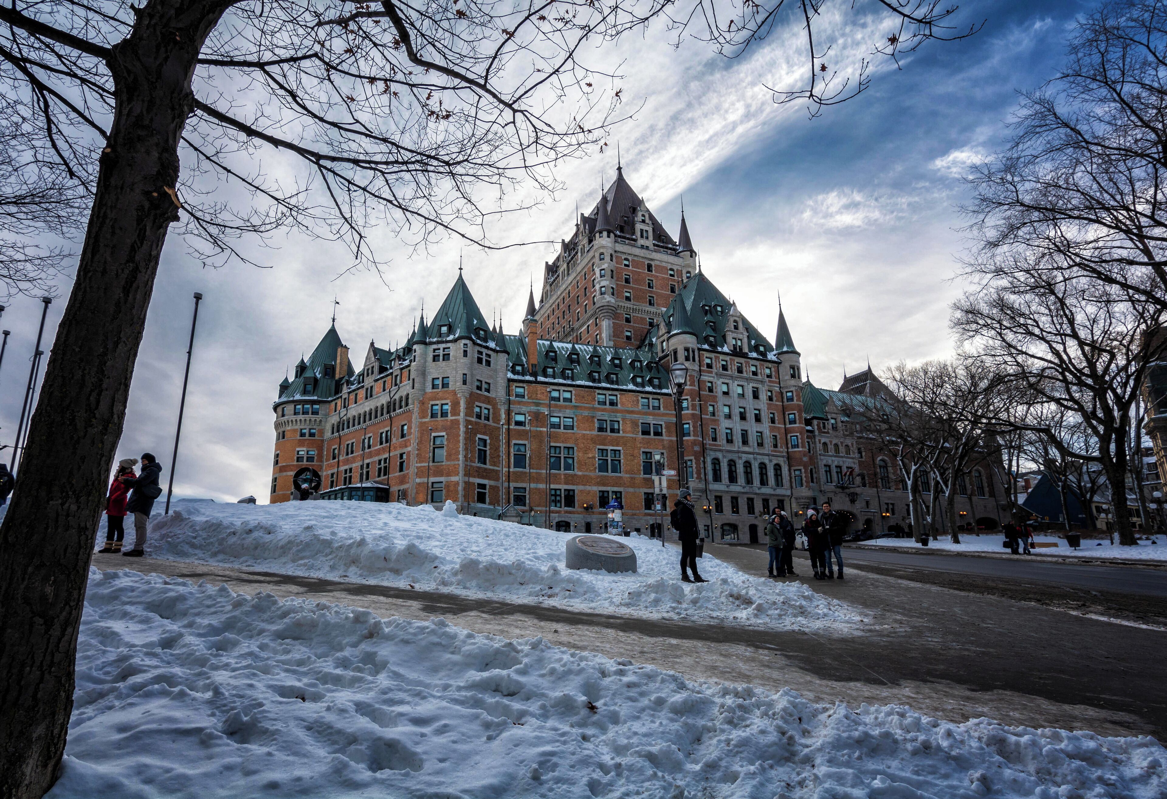 Terrasse Dufferin is a terrace that wraps around the Château Frontenac in Quebec City towards Citadelle of Quebec, overlooking the St. Lawrence River.
he terrace consists of a wood plank walkway with gazebos and benches from Château Frontenac (and previous by Château Haldimand) to Citadelle of Quebec (access via a set of stairs).

On the west end of the terrace is a 150 metres (490 ft) ramp or Terrasse Dufferin Slides (c. 1898) used annually as a toboggan run during Quebec Winter Carnival or the Carnaval de Québec from late January to mid-February.
#quebec #canada #winter