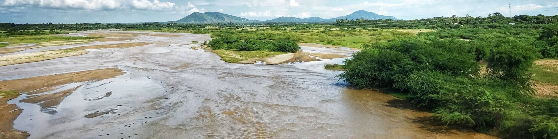 If you go to Myanmar dont listen to people who says take the night bus to save time... take the bus between bagan & mandalay... enjoy your view ... its breath taking đ