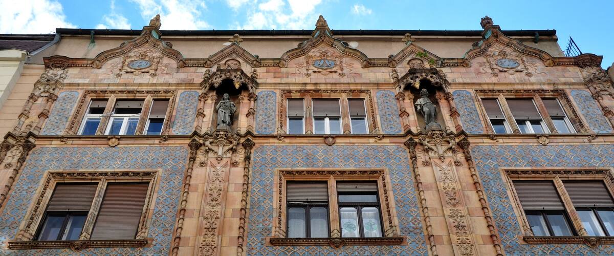 Wunderschöne Jugendstil-Fassade des Thonet Hauses in der Váci utca