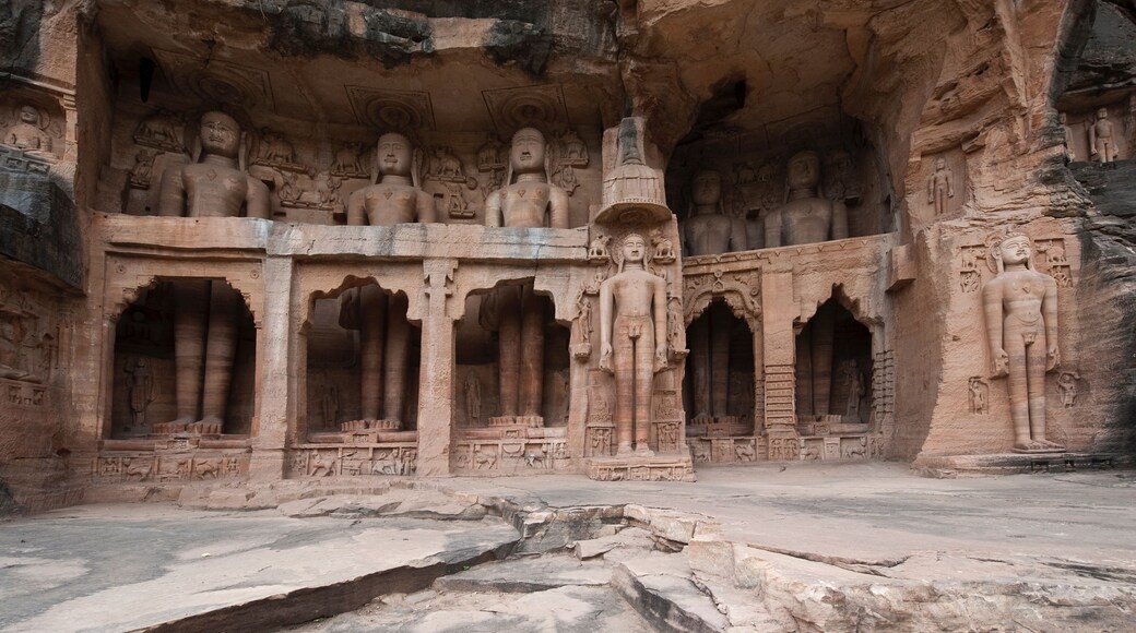 Jaina Statuen in Gwalior, Indien