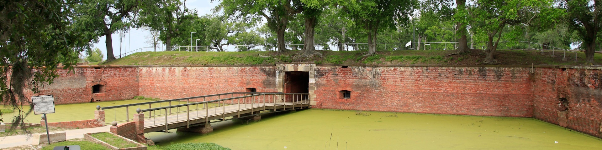 Fort Jackson ist ein historisches Fort, das sich unweit der Mündung des Mississippi in der Gemeinde Plaquemines in Louisia befindet. Lousiana, USA
Fort Jackson near the city Triumph, Louisiana