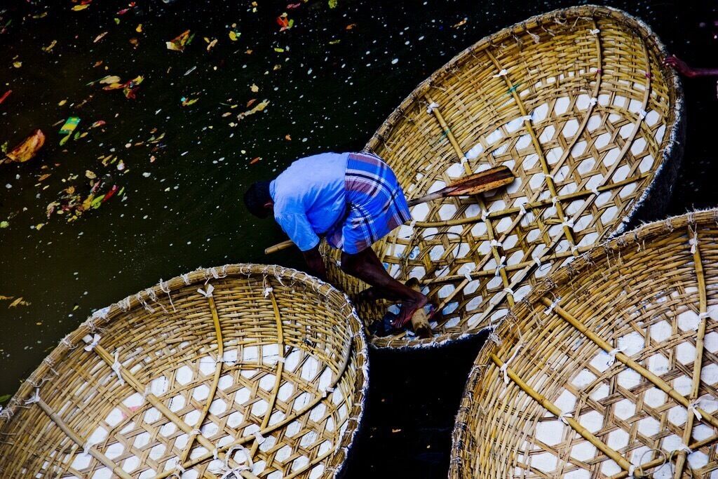 These traditional  boats from South India are a regular feature in the water bodies there. Built of bamboo and round shaped, they are fun to ride on. 