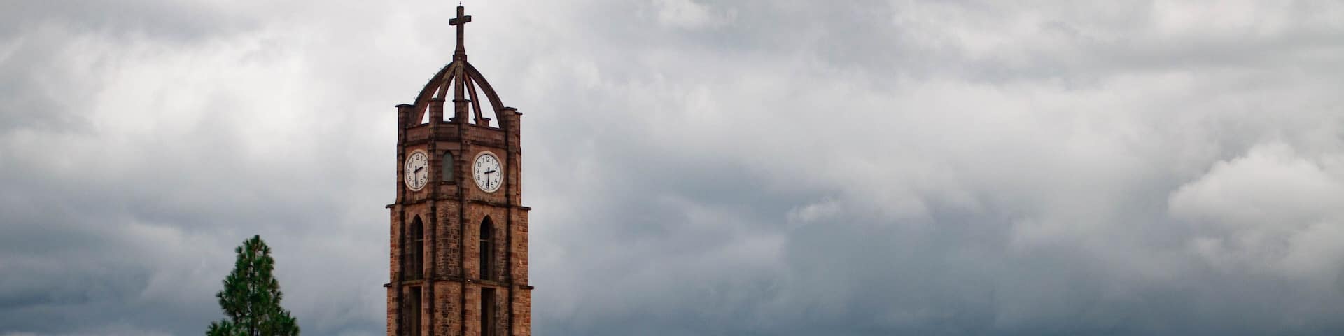 Vallegrande. Vallegrande is a municipality and small city of Bolivia, capital of the province of Vallegrande in the department of Santa Cruz.