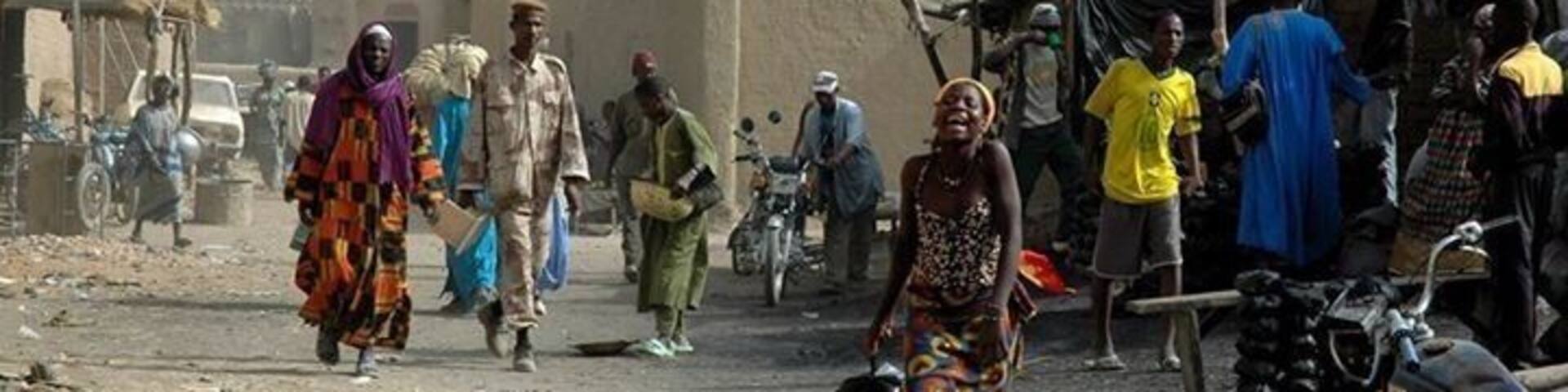 Once a week there is the market of Djenne.A lot of people from all the villages around Djenne come to the market and it's very colorful and great.